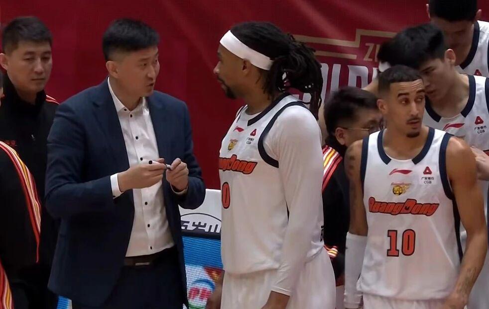 世界杯分档规则-央视直播！广东男篮再战上海，三国手缺阵内线劣势明显，凶多吉少
