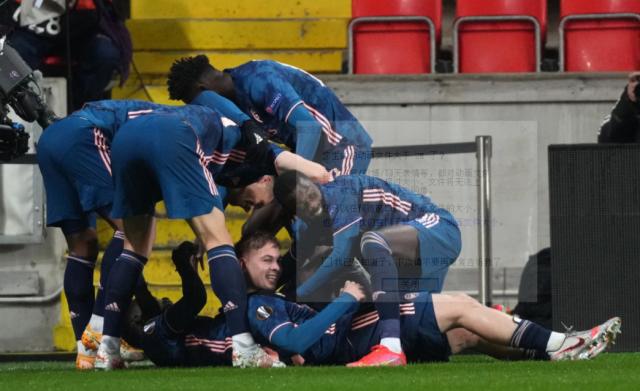 世界杯分组机制-【欧联杯】阿森纳6分钟3球打懵捷克豪门 总比分5比1